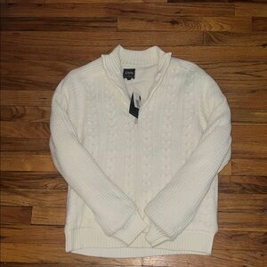 Luxurious V-Neck Cable Knit Sweater - White